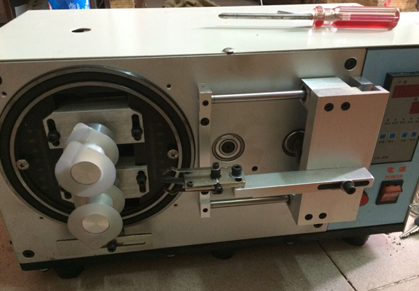 自動(dòng)包膠機(jī) 自動(dòng)包膠機(jī)